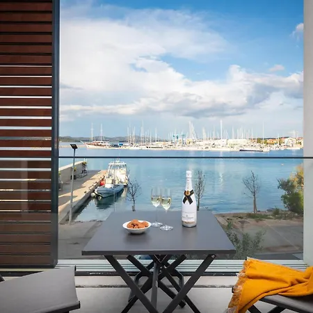 Amazing In Betina With Kitchen Apartment